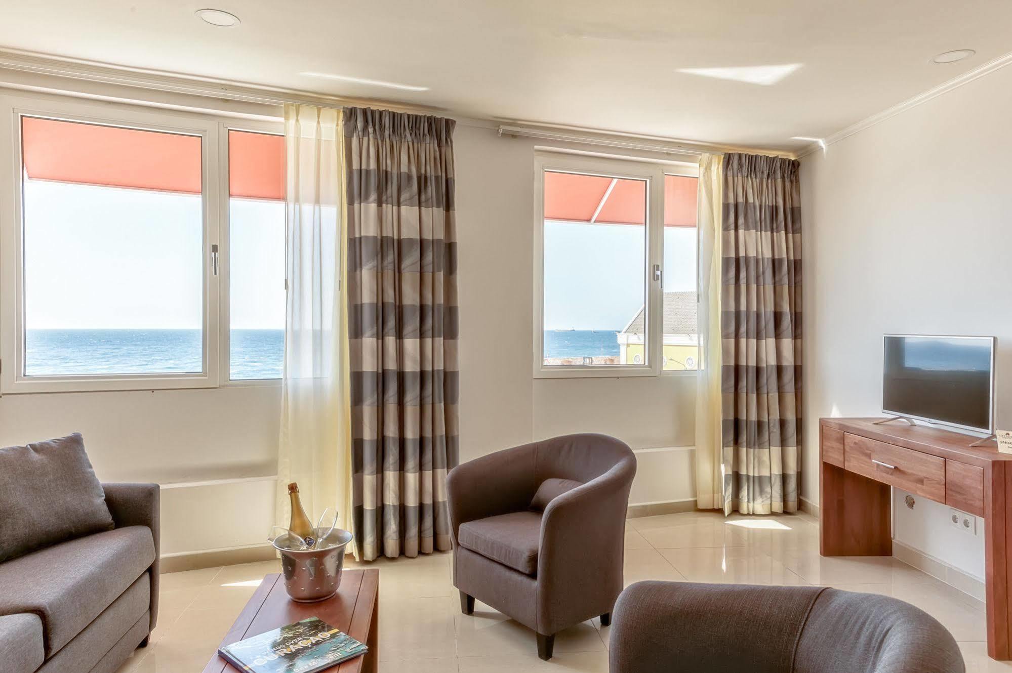 City Suites & Beach Hotel Виллемстад Экстерьер фото