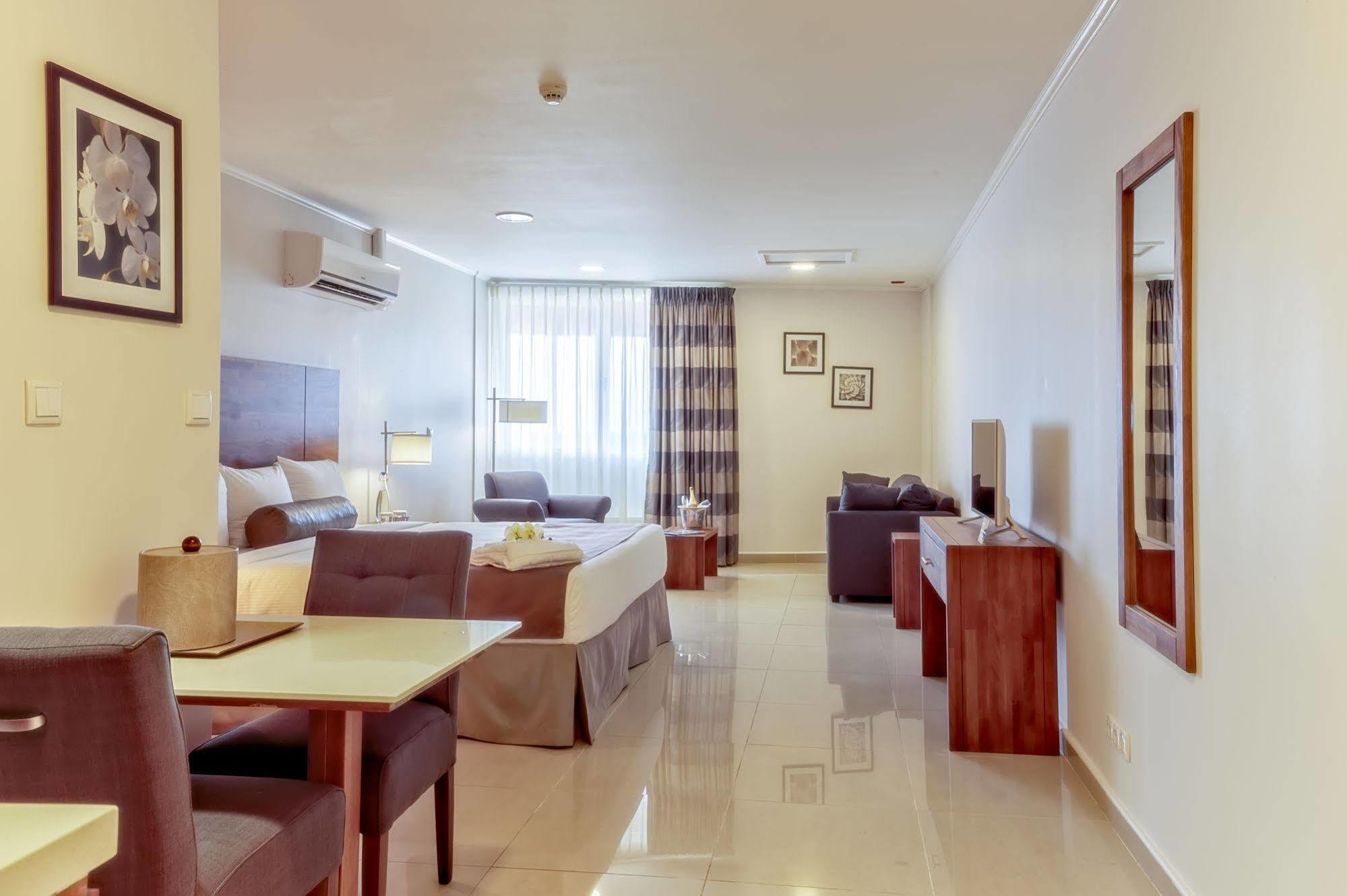 City Suites & Beach Hotel Виллемстад Экстерьер фото