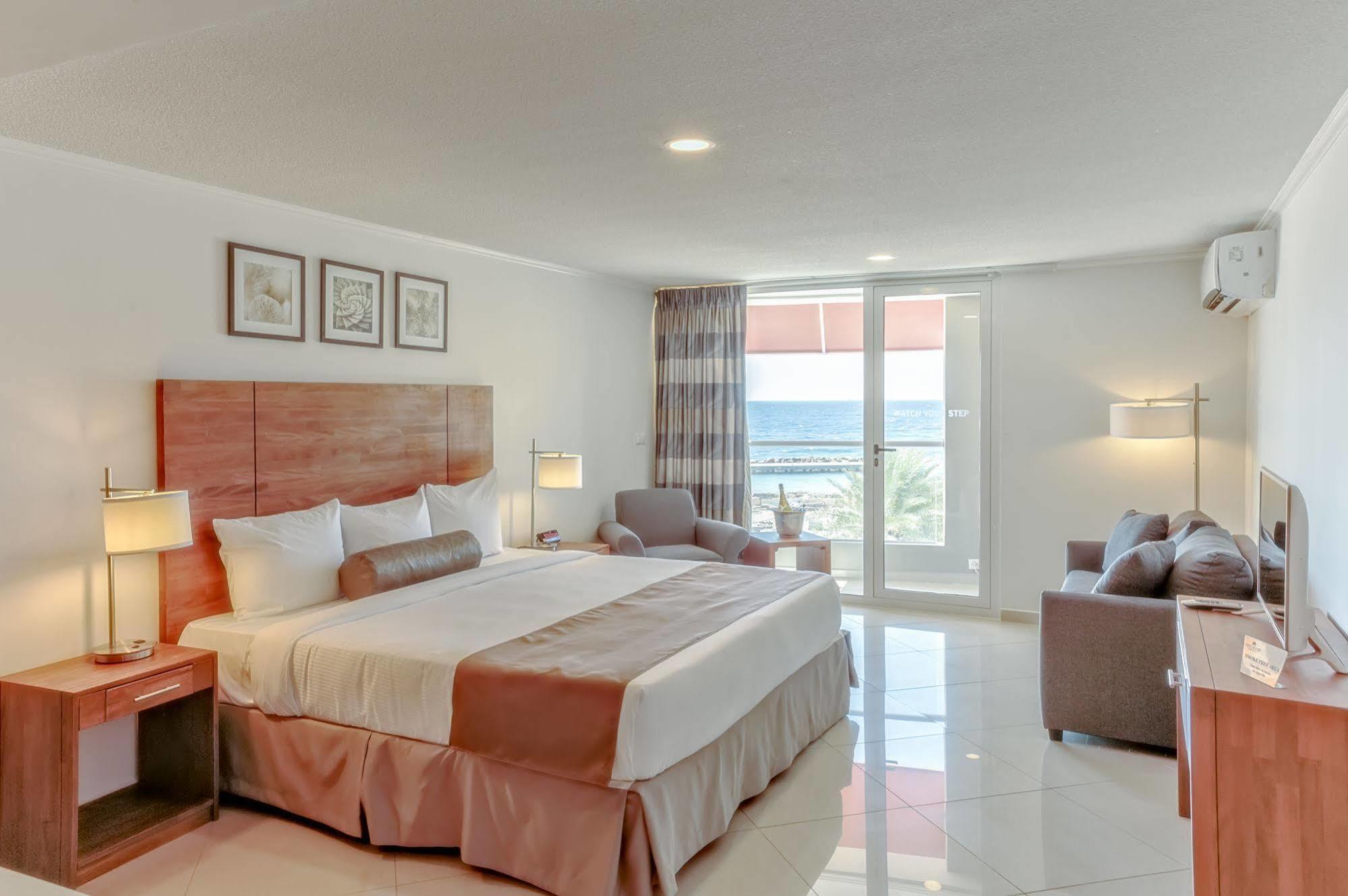 City Suites & Beach Hotel Виллемстад Экстерьер фото