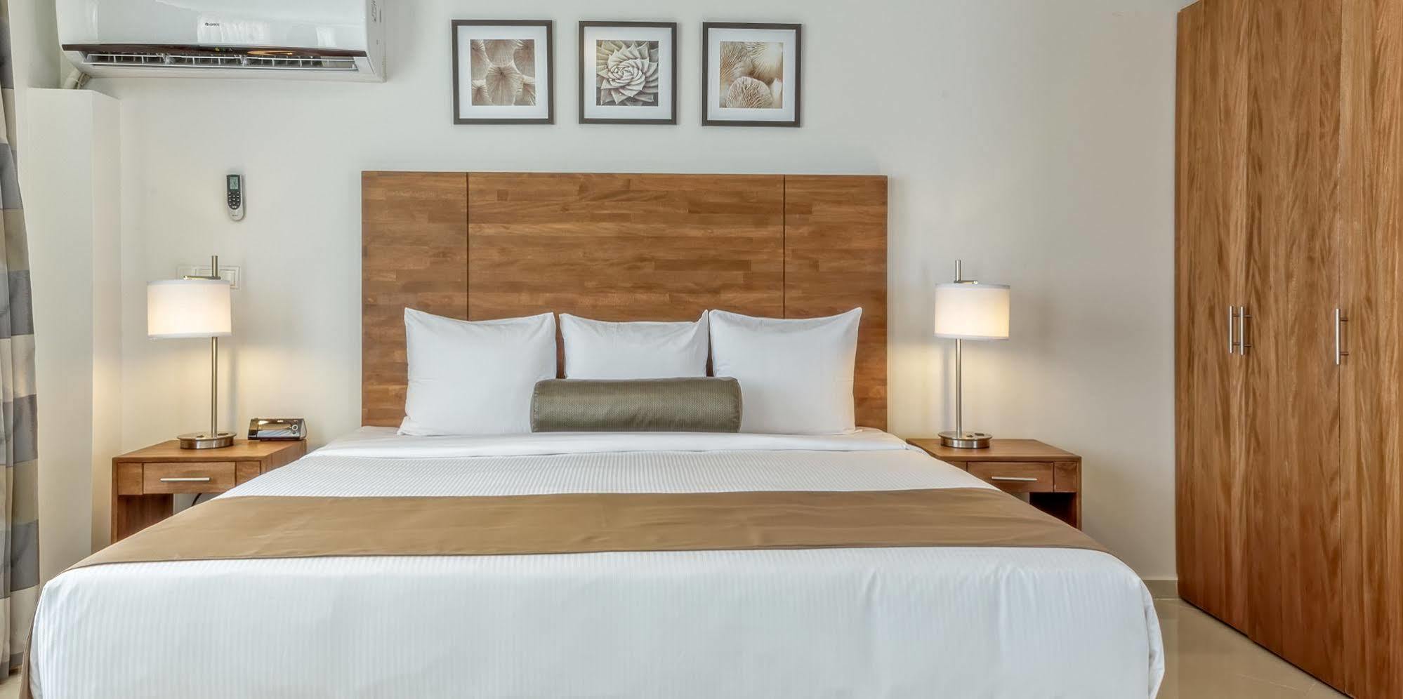 City Suites & Beach Hotel Виллемстад Экстерьер фото